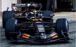 McLaren MCL40 Barcelona Test 2026 #81 Piastri